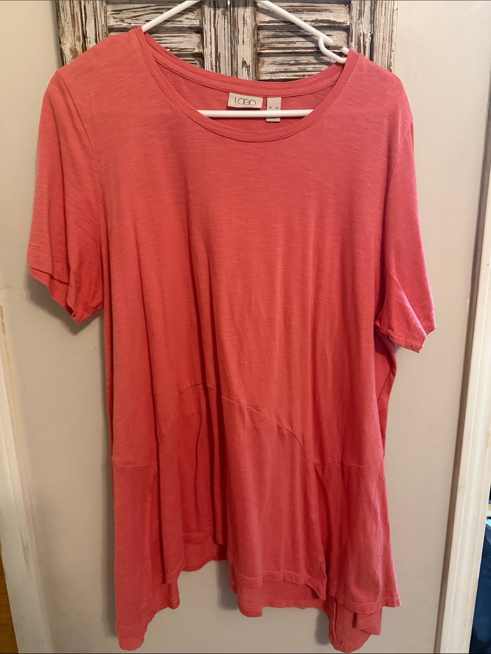LOGO by Lori Goldstein Coral Short Sleeve Relaxed Tee